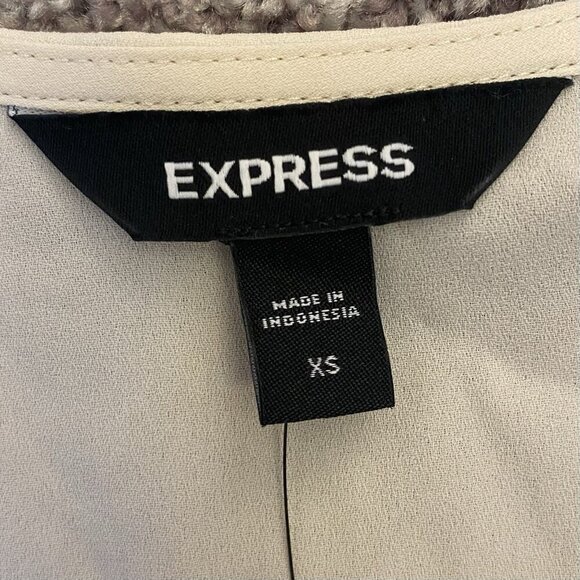 Express Women's Faux Wrap Puff Sleeve Peplum Top Sandshell Size XS - NWT $54 - Picture 15 of 16